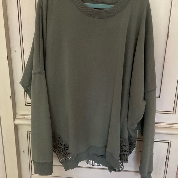 Hollister Plaid Shirt and Aerie sweatshirt with lace inserts - Picture 2 of 7